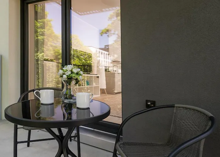 Fabryczna - Workspace, Balcony - By Rentujemy Lejlighed Łódź